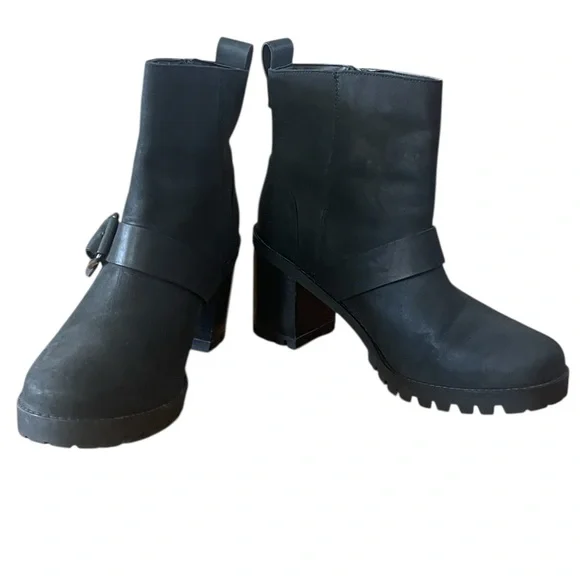 UGG “Fern” Moto waterproof buckle boots. Size 9 GUC - Picture 8 of 13